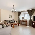 فيلة Jacaranda