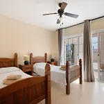 Jacaranda سان ميغيل ذي أبونا